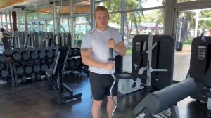 Подъем на бицепс. Техника и вариации выполнения