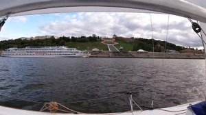 На парусной яхте по Волге.