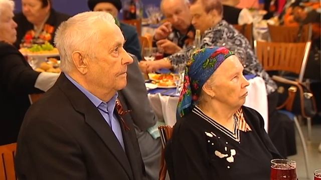 Поздравление ветеранов с Днем Победы в КДЦ Нефтяник - Шамшаева смотреть онлайн