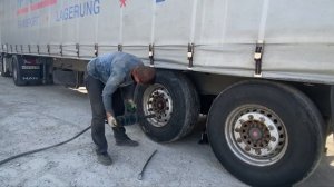 Замена шкворня полуприцепа шмитц. Сколько стоит шкворень и работа. Проблемы с колесом на полуприцеп