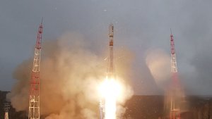 Минобороны РФ показало видео запуска с космодрома в Плесецке ракеты-носителя "Союз-2.1б"