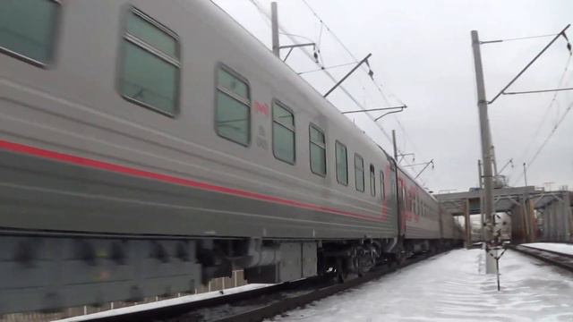 Электровоз ЭП20-030 с фирменным поездом Анапа №11 Анапа - Москва смотреть онлайн