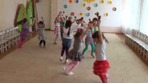 с ложками средняя группа