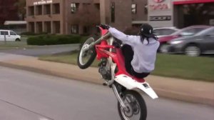 Советую посмотреть , как ездят негры на МОТИКАХ