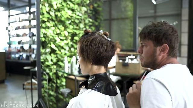SHORT WOMEN HAIRCUT: layers and disconnection - haircut tutorial by NIKITOCHKIN