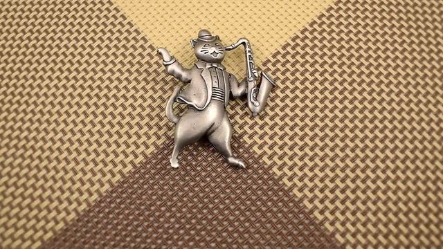 Винтажная брошь "Кот и саксофон" (JJ США) смотреть онлайн