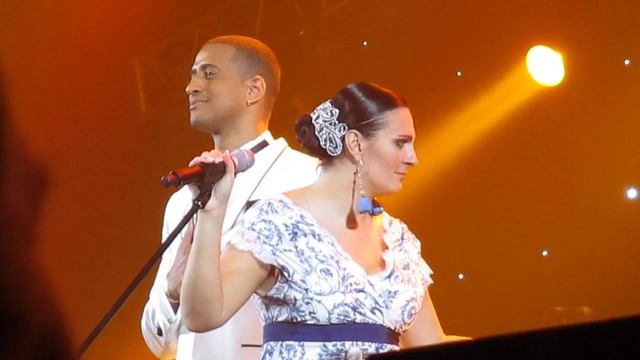 Елена Ваенга. БКЗ 25.09.14. Поздравление Роберто смотреть онлайн