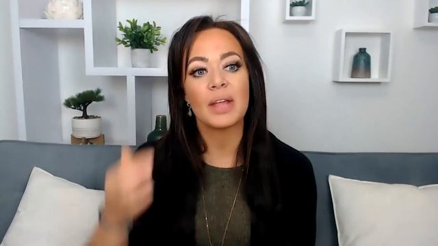 How to Tell the Difference Between Breadcrumbing Vs Moving Slowly in a Relationship смотреть онлайн