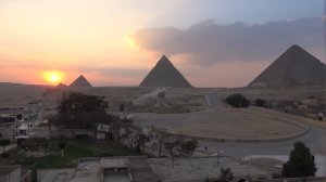 EGYPT - Time lapse Sun Setting on the Pyramids