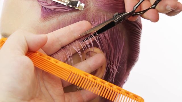 Classic Round Short Graduation Haircut смотреть онлайн