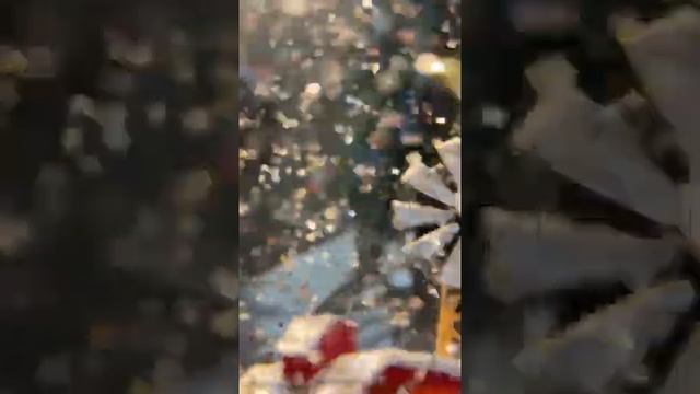 Новогодний музыкальный фонарик с подсветкой и снежным вихрем