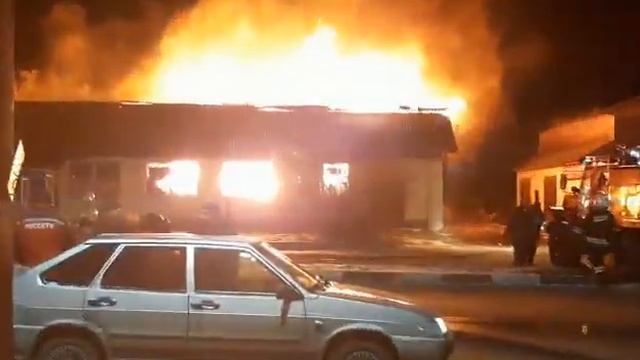 пожар в посёлке Арсеньево Тульской области,город магазин одежды,предварительно поджёг