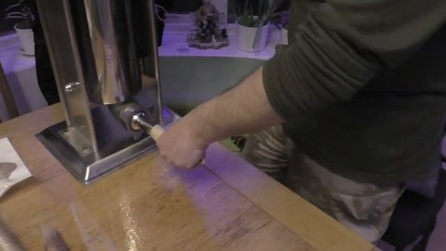 Гусинная  сыровяленая и сырокопченная колбаса