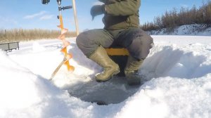 Подледная рыбалка в Якутии р.Тюнг