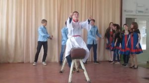 инсценировка песни "Только мы с конем, по полю идем..."