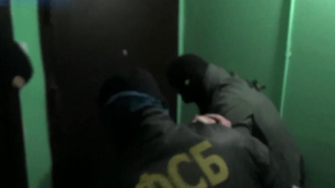 Появились первые кадры задержания подозреваемых в подготовке терактов в Санкт-Петербурге