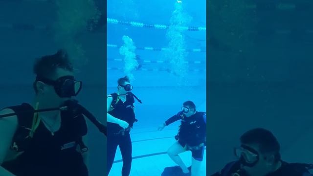 Погружение с аквалангом... смотреть онлайн