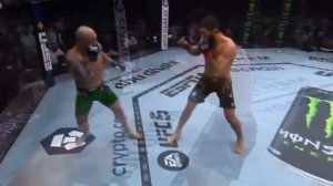 Ислам Махачев победил Волкановски в первом раунде