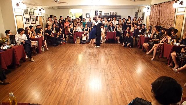 2016 Milongueando Saturday Milonga - 02 Ardor & Angela смотреть онлайн