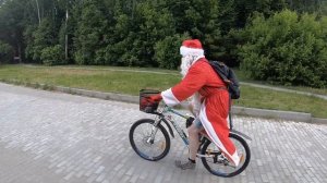 Дед Мороз и Лето! ВелоПАРАД ДЕДОВ МОРОЗОВ #дедморозилето #велопард #велозима