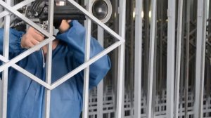 современные способы покраски забора