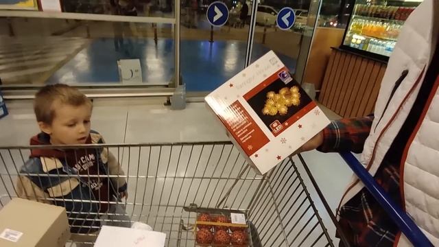 Новый год в Tурции. ЧТО КУПИЛИ? КАК ОТМЕЧАЮТ И ПРАЗДНУЮТ В АНТАЛИИ/ Магазин МЕТРО или ИКЕА смотреть онлайн