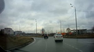 Это нужно знать всем! Новые правила проезда перекрестков с круговым движением.