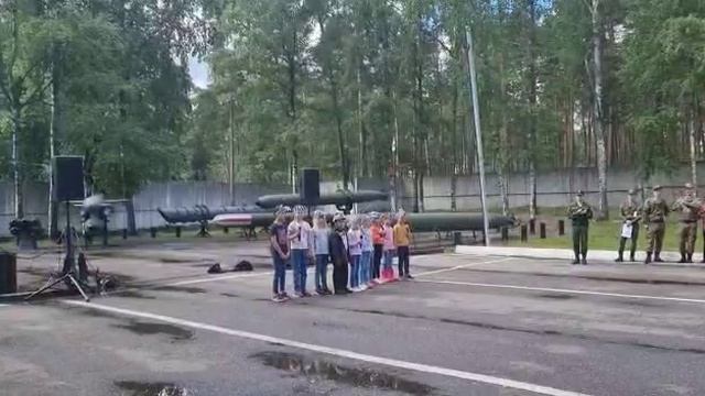 Бескозырка белая, в полоску воротник. смотреть онлайн
