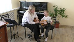 Открытый урок «Посадка и постановка исполнительского аппарата домриста на начальном этапе обучения»,