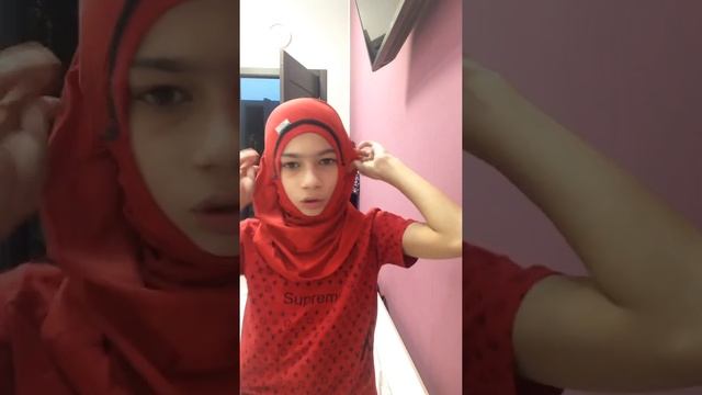 КАК СДЕЛАТЬ МАСКУ ИЗ ФУТБОЛКИ ??? смотреть онлайн