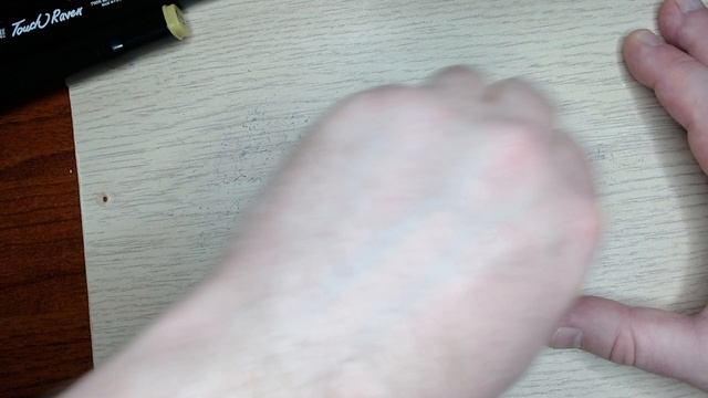 Отчищаю рабочую поверхность на столе от маркеров и фломастеров для скетчинга АСМР смотреть онлайн