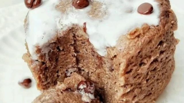 КЕКС В КРУЖКЕ ЗА 4 МИНУТЫ БЕЗ САХАРА, МАСЛА, МУКИ, КРАХМАЛА Рецепт приготування в описах