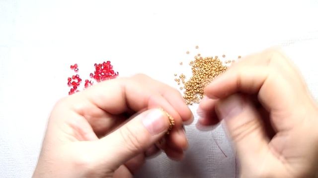 Простой браслет с биконусами смотреть онлайн