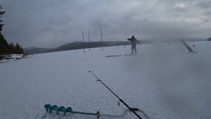 На аэролодке на первый лед Усть илимского водохранилища. Окушки на блесну и балансир. Пиранья 2