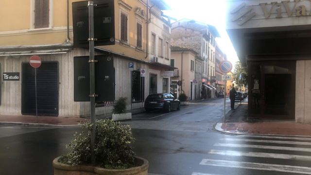 Walking at Montecatini Terme (Tuscany, Italy) смотреть онлайн