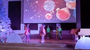 ТАНЕЦ НОВОГОДНИХ ИГРУШЕК. 1 КЛАСС