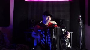 Любимка и юность на баяне