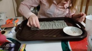 *Посев семян без земли в туалетную бумагу*