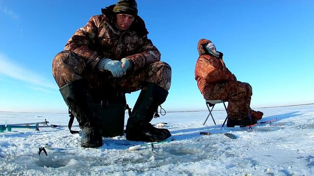 Зимняя рыбалка на озере Конурка смотреть онлайн