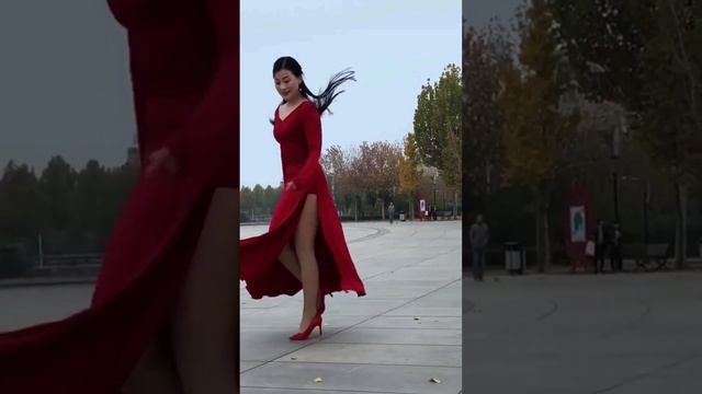 ♫♪🎶 Красотка 🔝💘ЦинЦин🔔💃Тюльпан на ландыш не похож ♪ ♪💃Супер Танец 💃Взаимный Автограф  ♪ 🎶 💘🔔 #Short