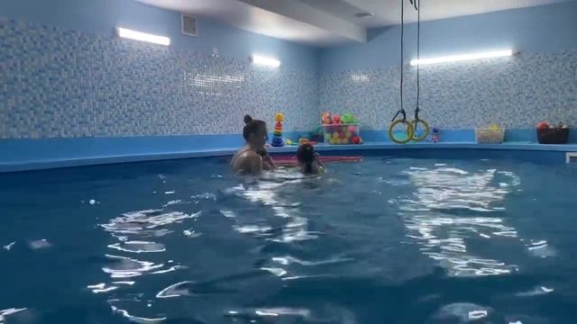 Утро началось с ремонта. Наконец-то, в бассейн. смотреть онлайн