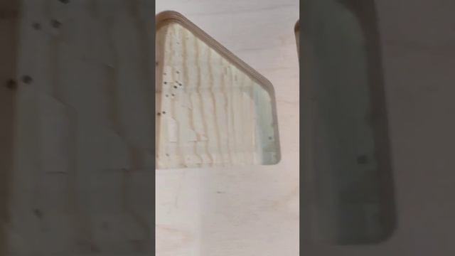 Раскрой фанеры однозаходной компрессионной фрезой на станке с ЧПУ. Результат фрезеровки