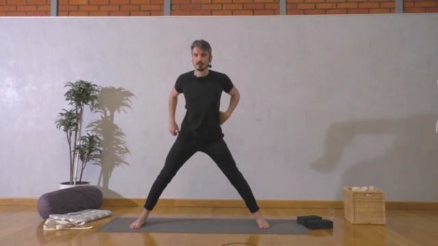 Наклоны. Практика Хатха-йоги 34 минуты смотреть онлайн