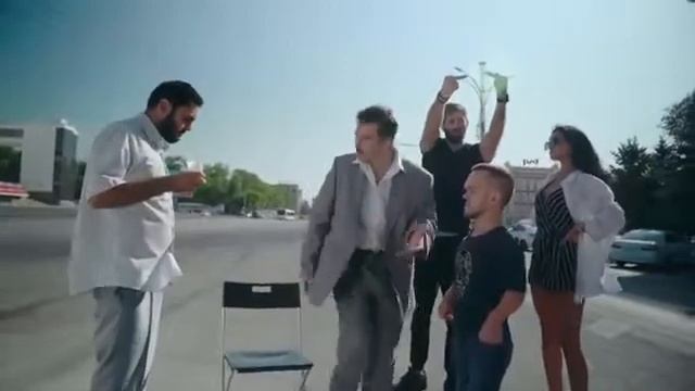 Серго срёт прямо перед Музыкой смотреть онлайн