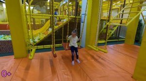 Наташа в детских аттракционах Занзибар в ТЦ XL