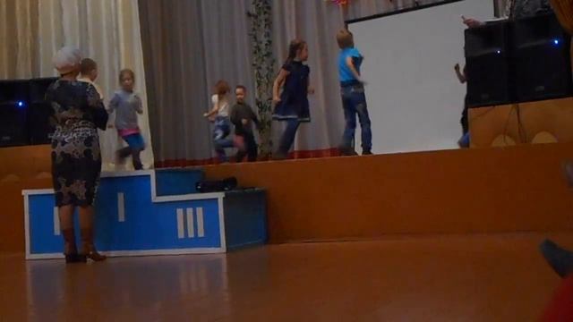 УЧИМСЯ ТАНЦЕВАТЬ... КАДРИЛЬ. смотреть онлайн