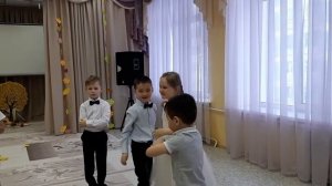 Музыкально-коммуникативная игра "У окошка" (5-6 лет)