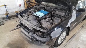 bodi repair Avto profi . как снять фары и решетку на капоте BMW 39