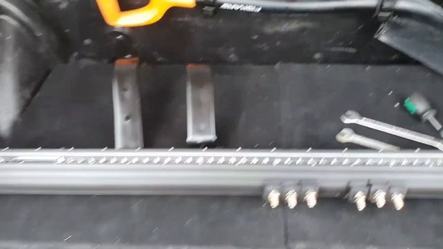 Установка, обзор LED (диодная, световая балка) на ниву смотреть онлайн