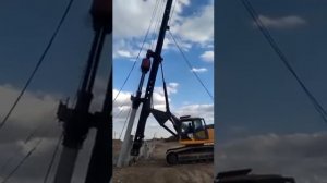 Забивка наклонных свай сваебойно-бурильной установкой КБУРГ